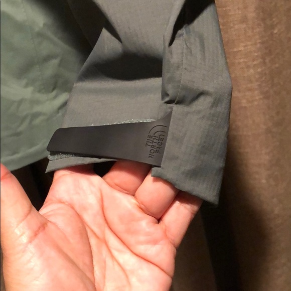 Brand new The North Face mens jacket - Picture 6 of 6